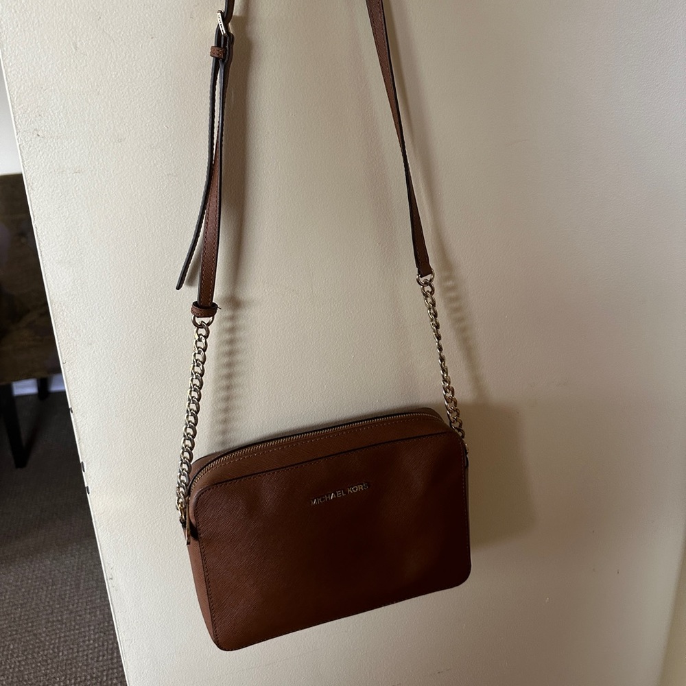 Michael Kors tan crossbody - Leather Jet Set East West